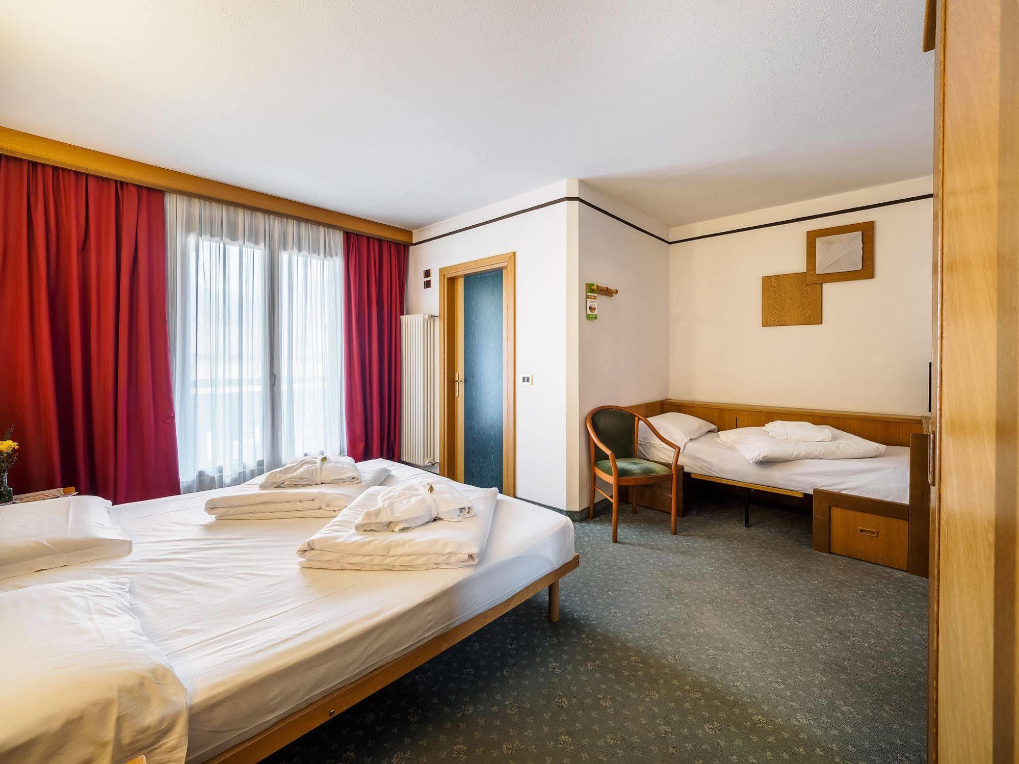 Hotel Santanton Bormio Buitenkant foto